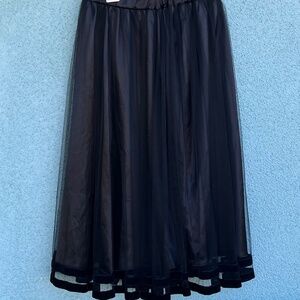 Dress Black Skirt   Mesh Overlay With Velvety Hem Trim   Size Medium  NWT